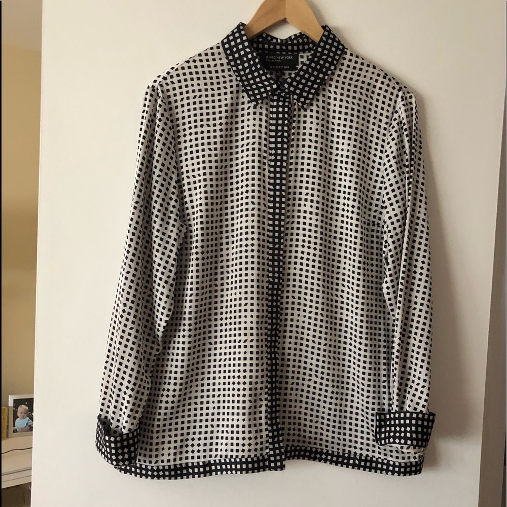 Top - Picture 2 of 3